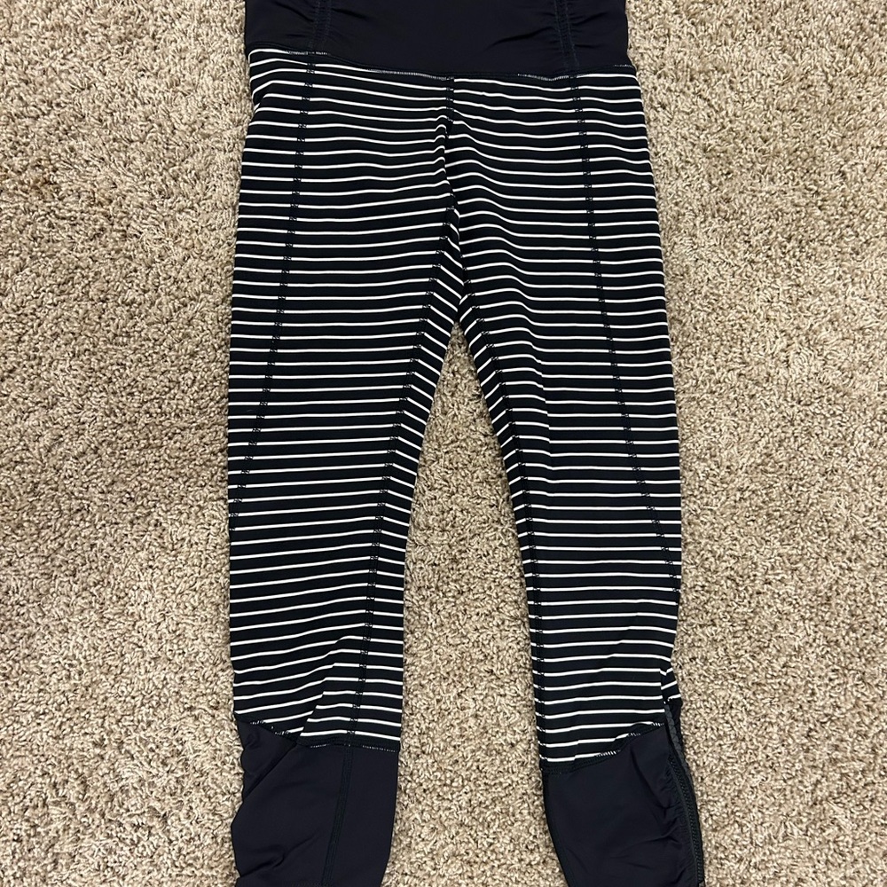 Lululemon Runday Parallel Black and White Crop Leggings